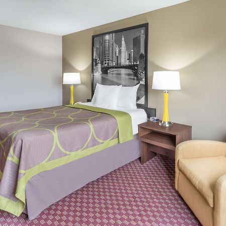 Super 8 By Wyndham Hebron Lowell Area Exterior photo